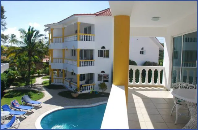 Bahia Residence Cabarete terraza con vista piscina e jardin